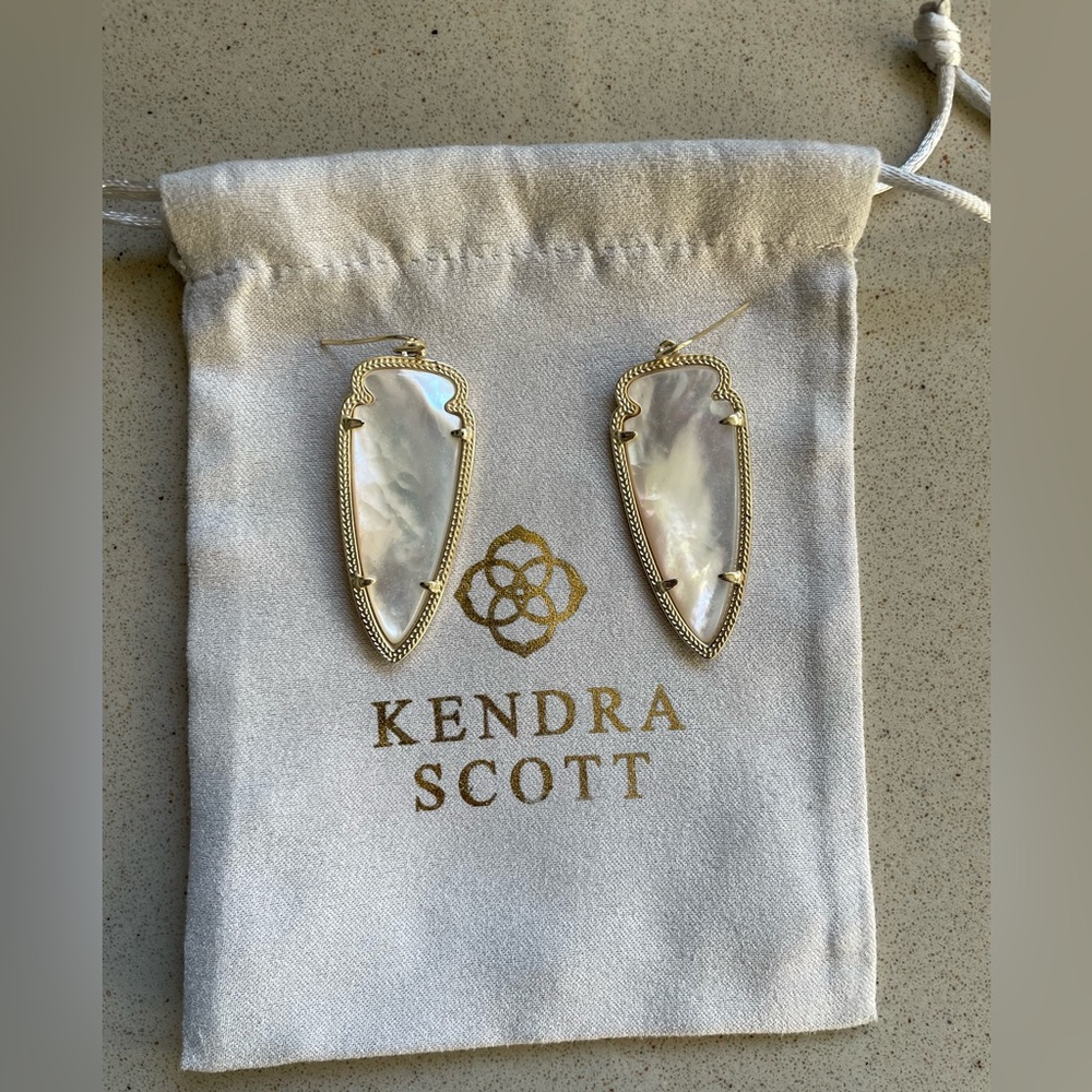 Kendra Scott Skylar Spear Mother of Pearl & Gold
